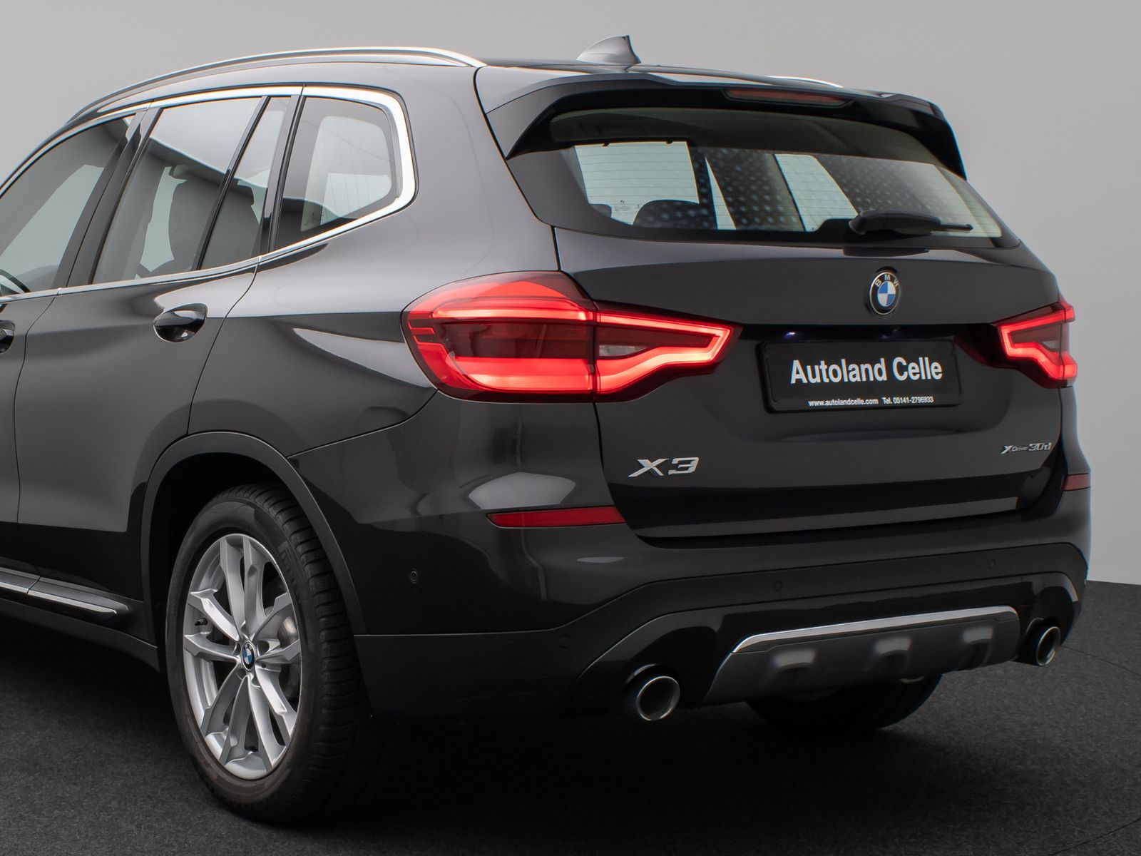 BMW X3 xD30d LuxuryLine - Samsaru's Car Outlet