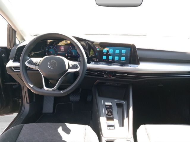 Volkswagen Golf VIII Life 1.5 e TSI - Samsaru's Car Outlet