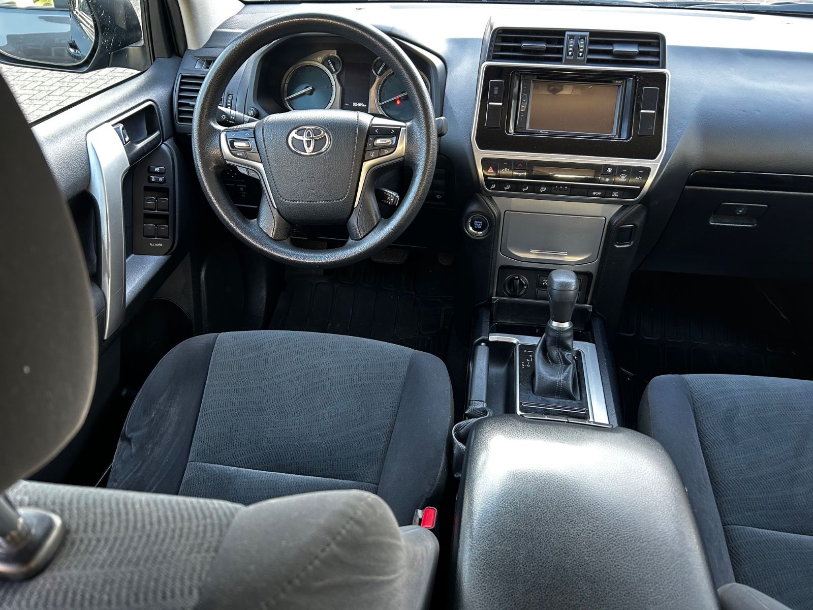 Toyota Land Cruiser 2.8 D-4D Comfort Automatik LED Navi