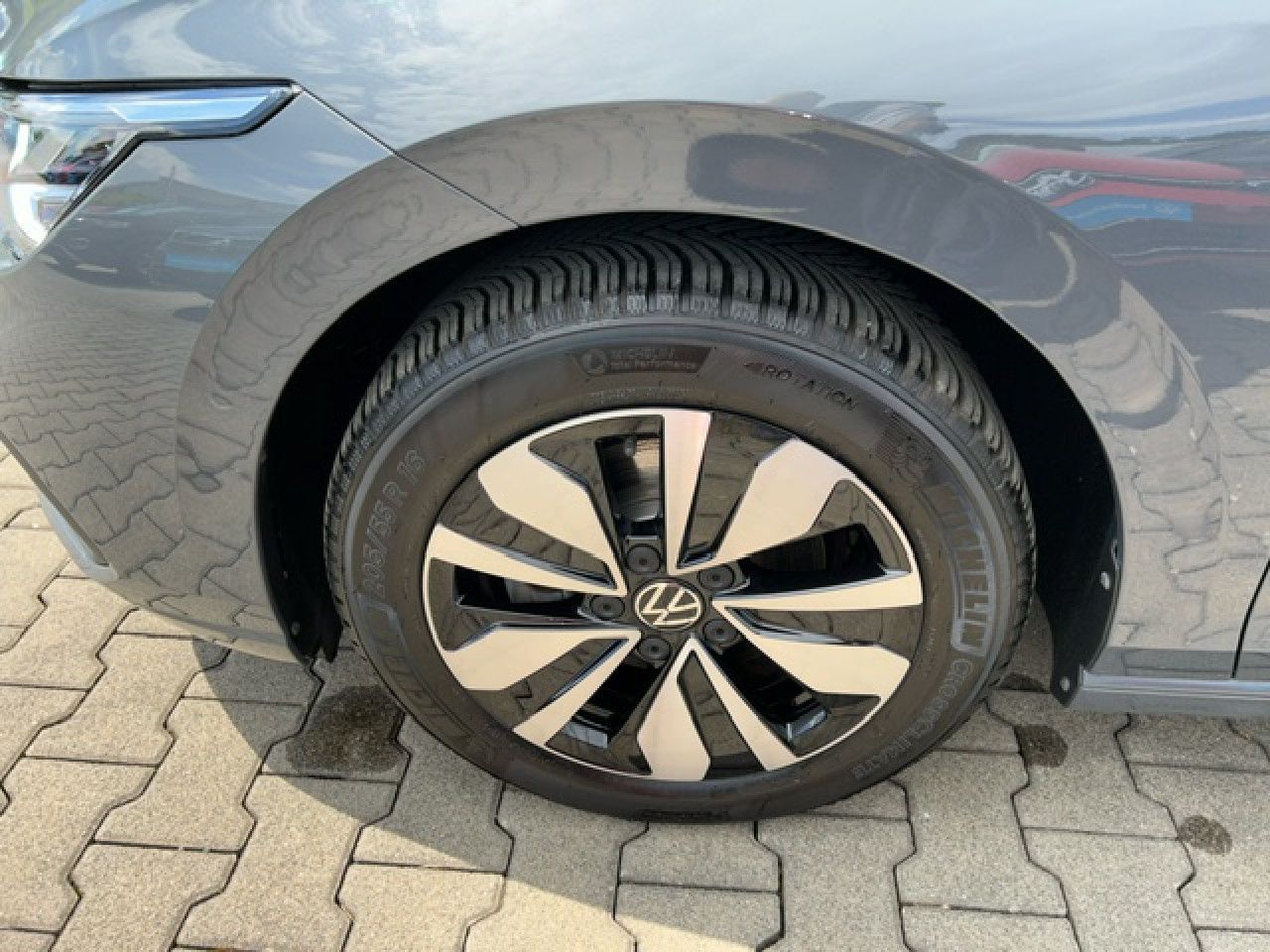 Volkswagen Golf VIII Move 1.5 TSI - Samsaru's Car Outlet