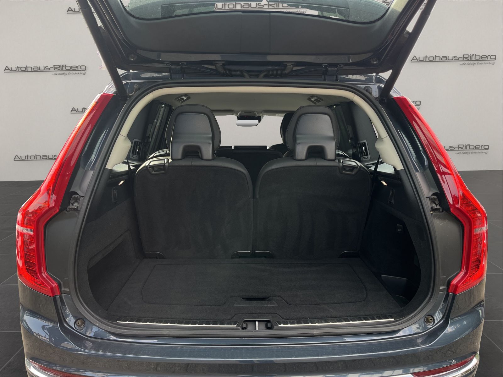 Volvo XC90 Plus Bright 8G Recharge Plug-In Hybrid AWD