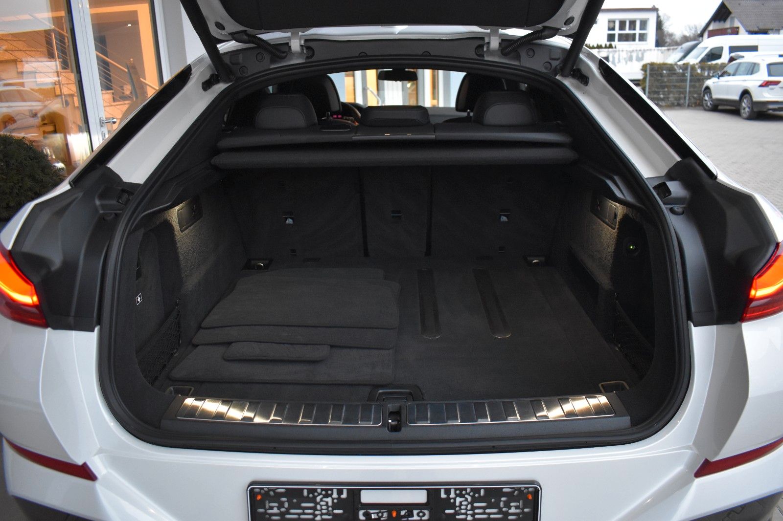 BMW X6 xDrive30d M Sport Laser Abstand Pano AHK