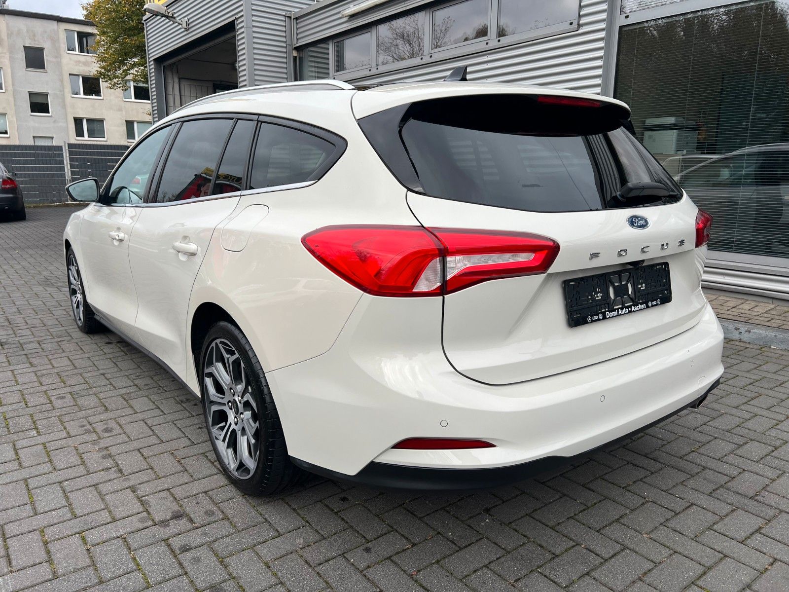 Ford Focus Turnier Titanium - Samsaru's Car Outlet