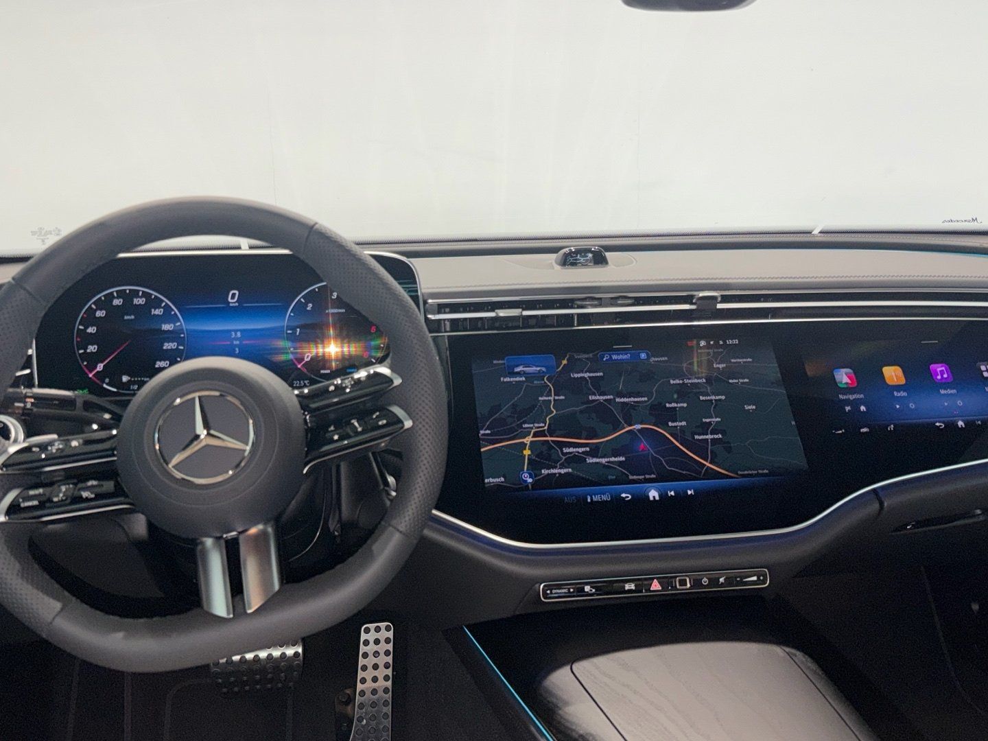 Mercedes-Benz E 450 d 4M AMG Night Superscreen Panorama 20"
