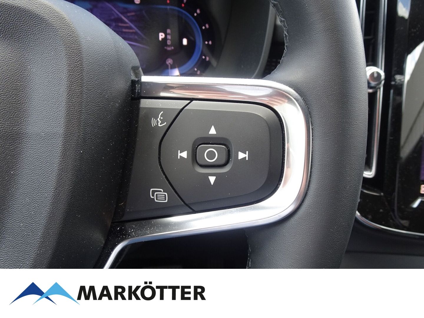 Volvo XC40 B3 Plus Dark - Samsaru's Car Outlet