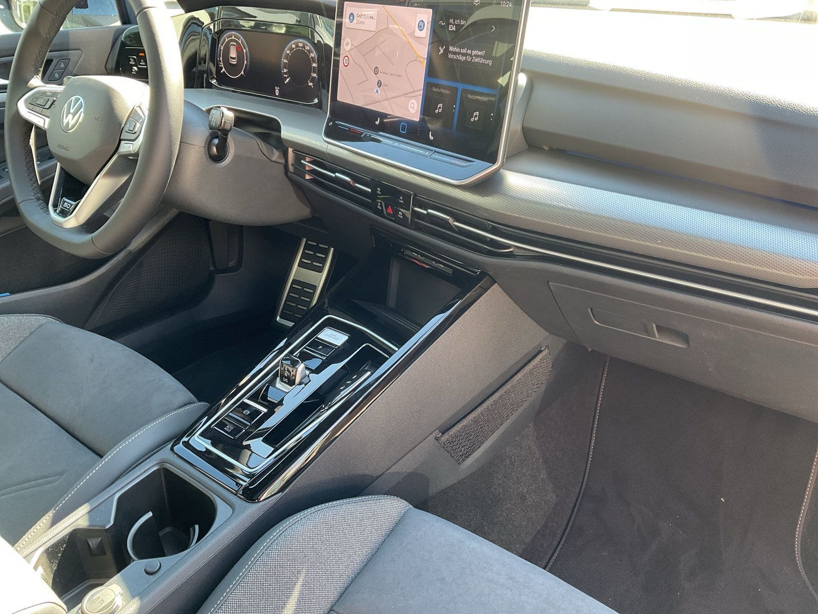 Volkswagen Golf VIII Edition 50 1.5 eTSI DSG AHK Area View