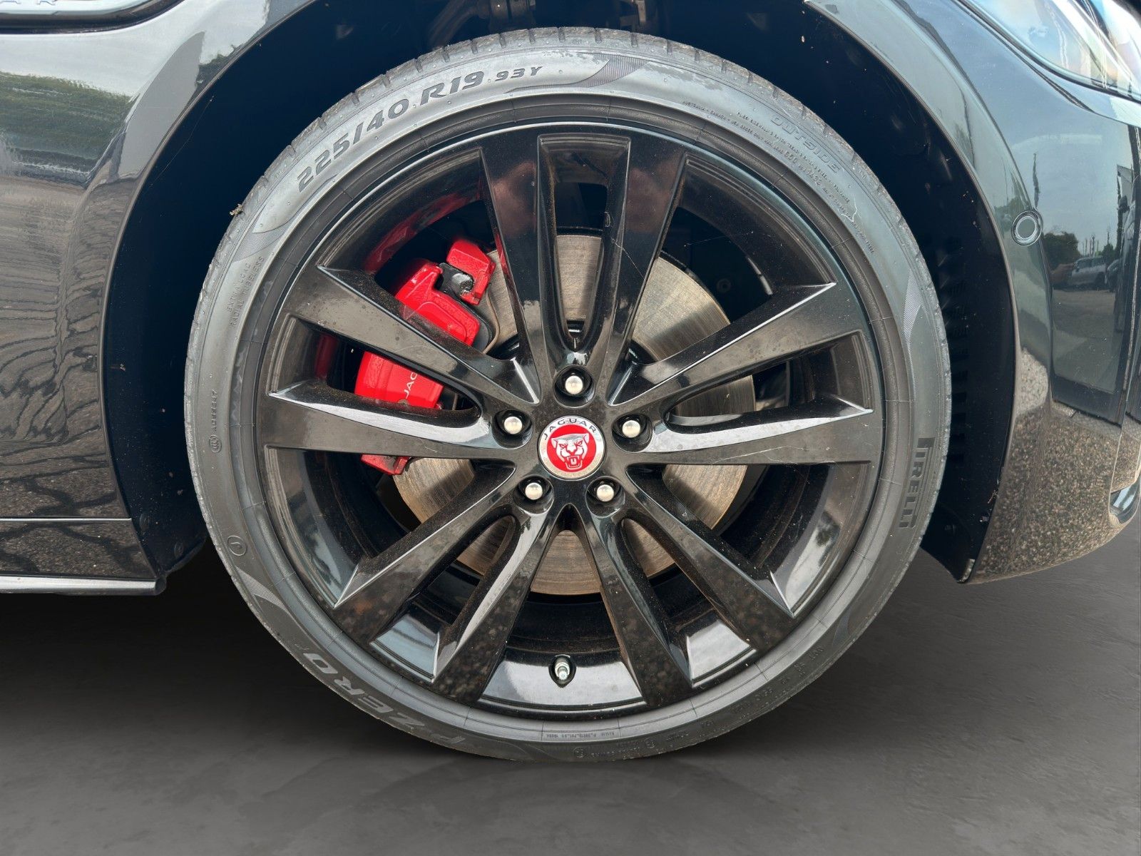Jaguar XE P250 R-Dynamic Black|Head-Up|Meridian|360°