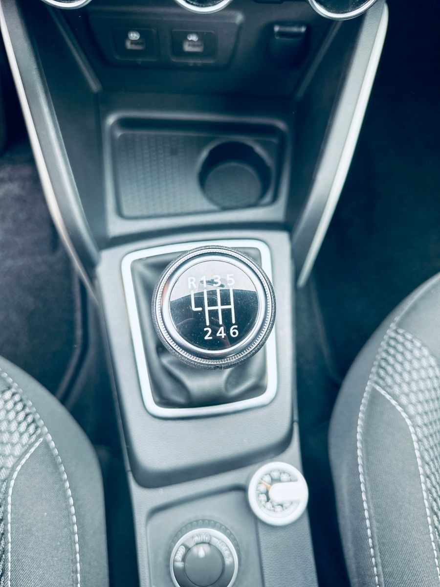 Dacia Duster Prestige 4WD - Samsaru's Car Outlet