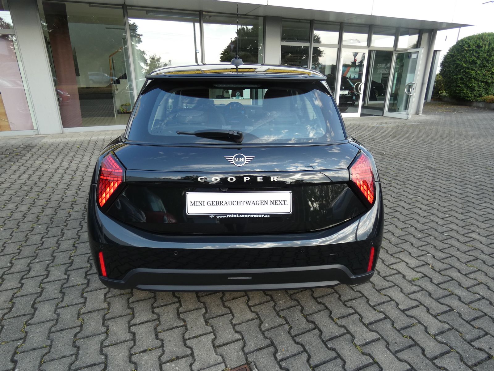 MINI Cooper C - Samsaru's Car Outlet