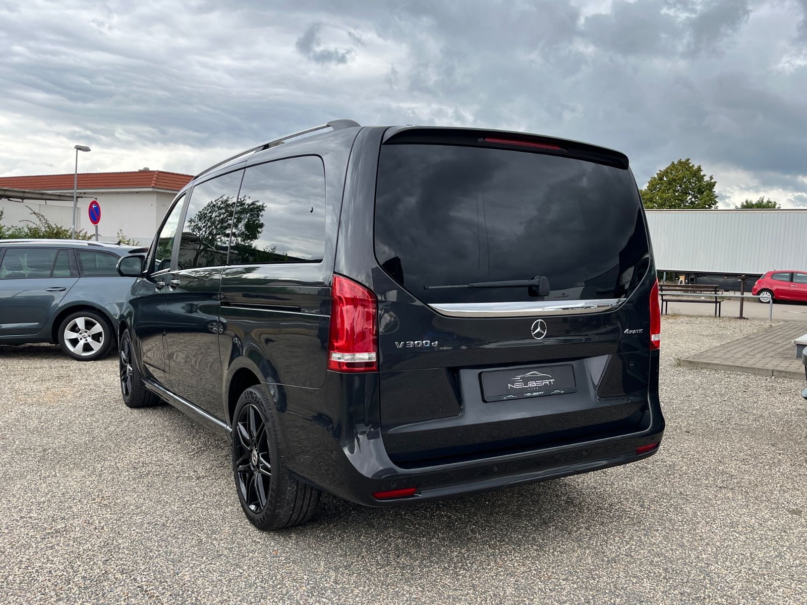 Mercedes-Benz V 300 - Samsaru's Car Outlet