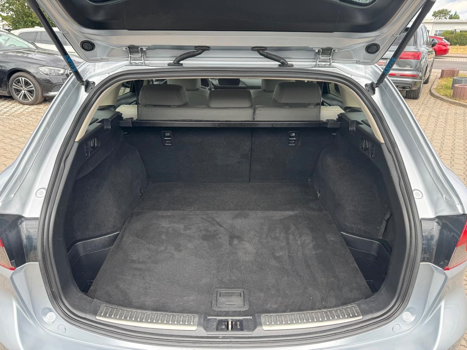 Toyota Corolla Touring Sports Hybrid Business Edition - Samsaru's Car Outlet