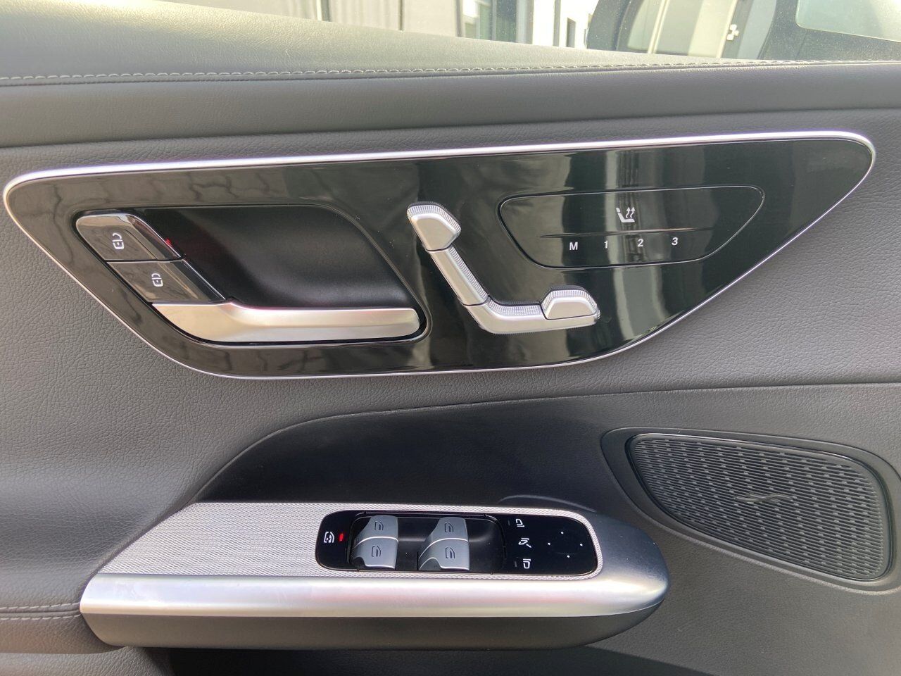 Mercedes-Benz GLC 300 e 4M AMG-Premium+AHK+Pano+Distronic+Keyl