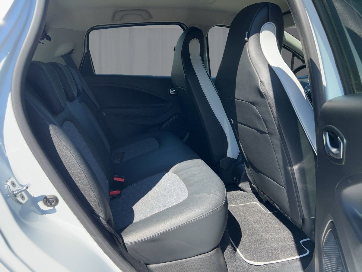 Renault ZOE INTENS R135 50 kWh - Samsaru's Car Outlet