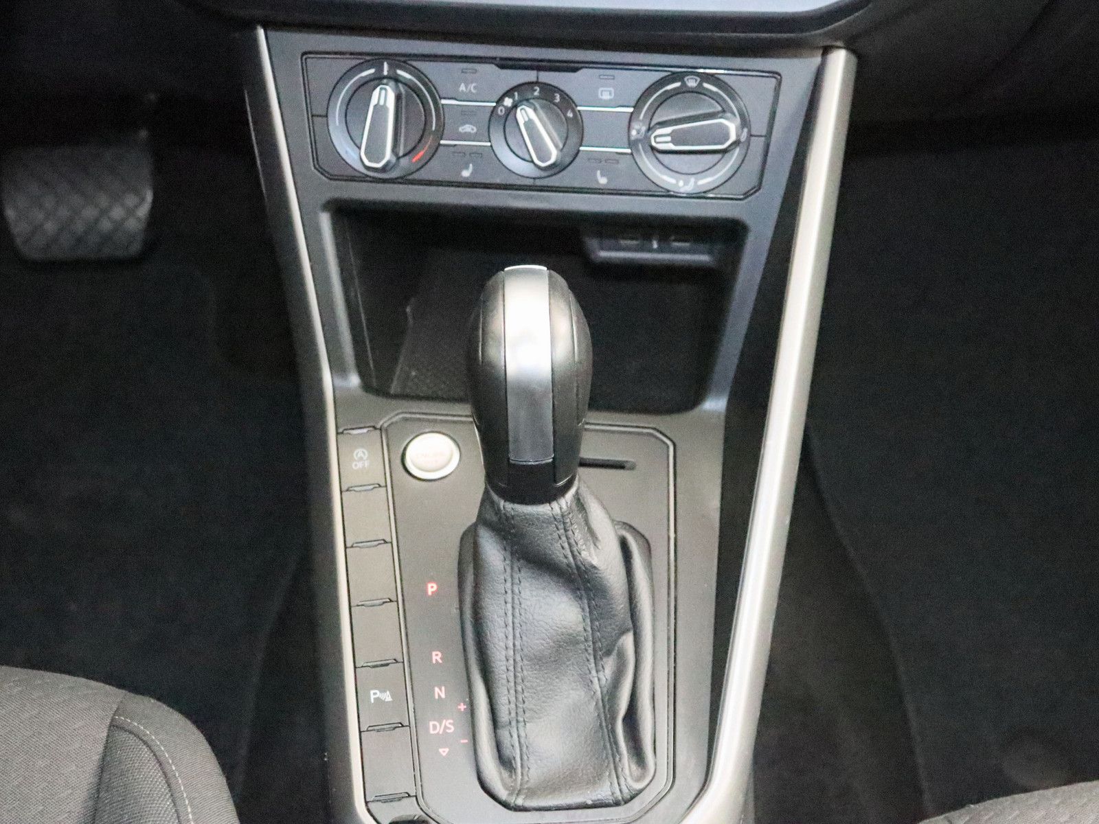 Volkswagen Polo 1.0 TSI Comfortline - Samsaru's Car Outlet