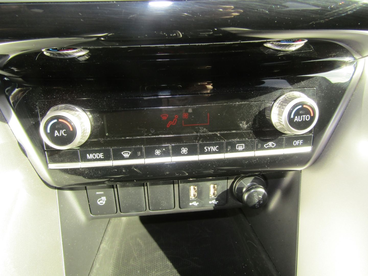 Mitsubishi Eclipse Cross PHEV Top 2.4 LED AHK Tiefer Spoile