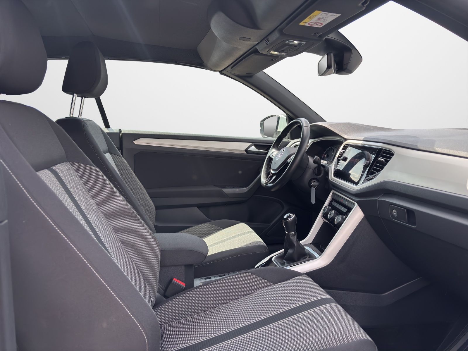 Volkswagen T-Roc 1.0 TSI Style - Samsaru's Car Outlet
