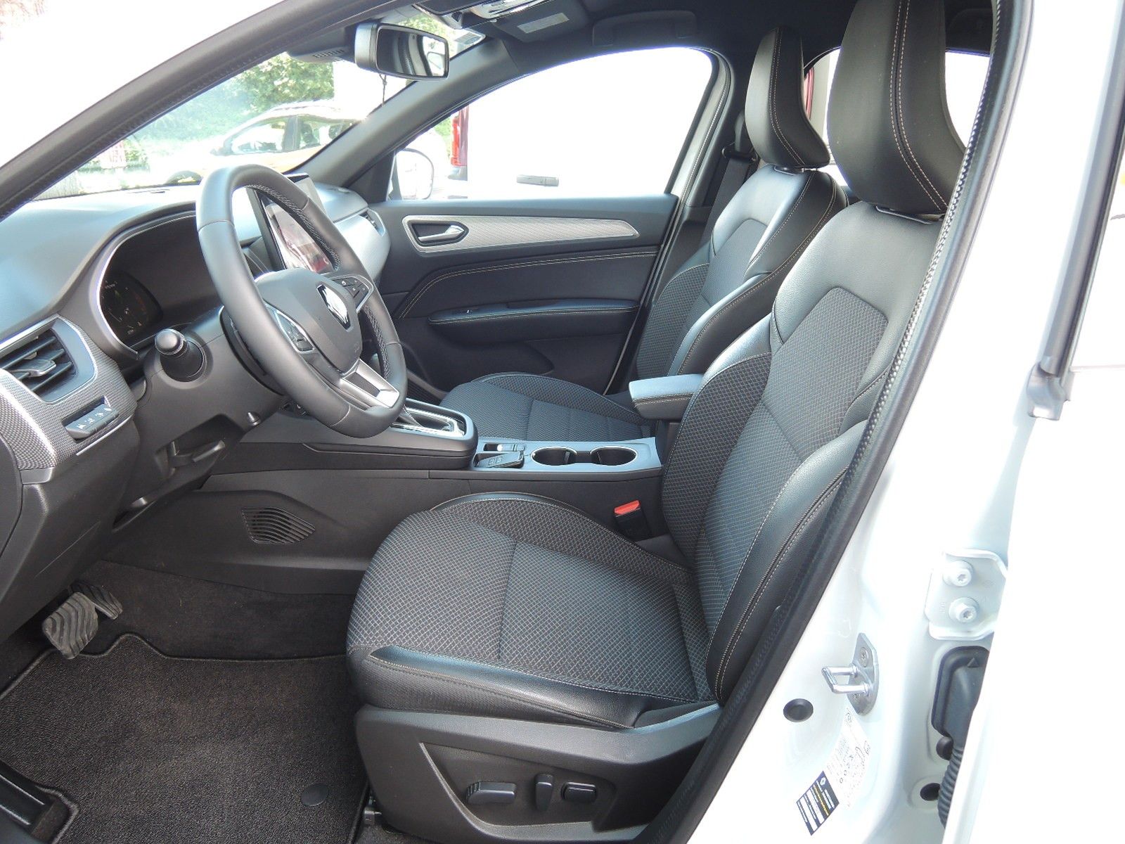 Renault Arkana Mild Hybrid - Samsaru's Car Outlet
