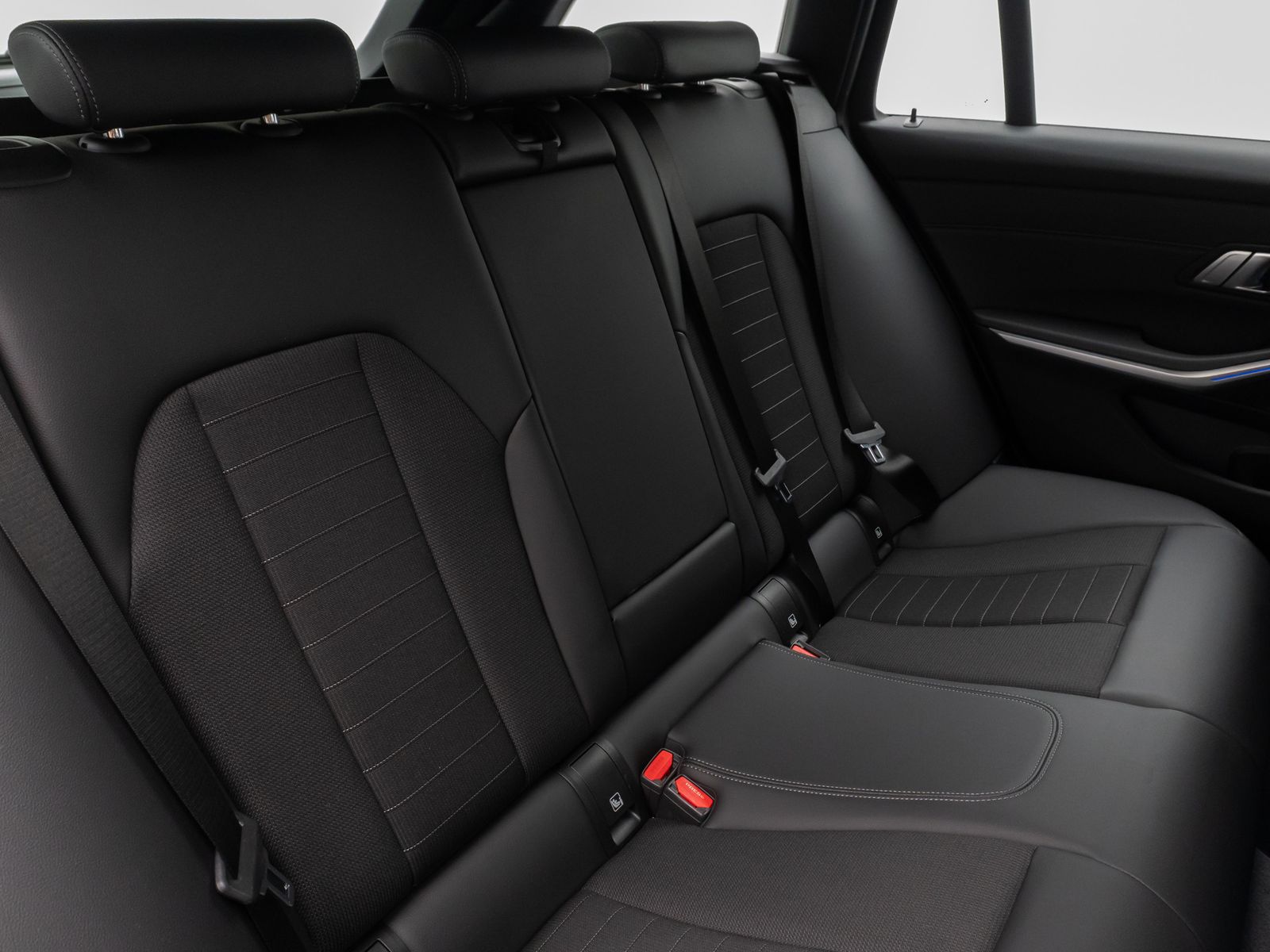 BMW 330i xD SportLine - Samsaru's Car Outlet