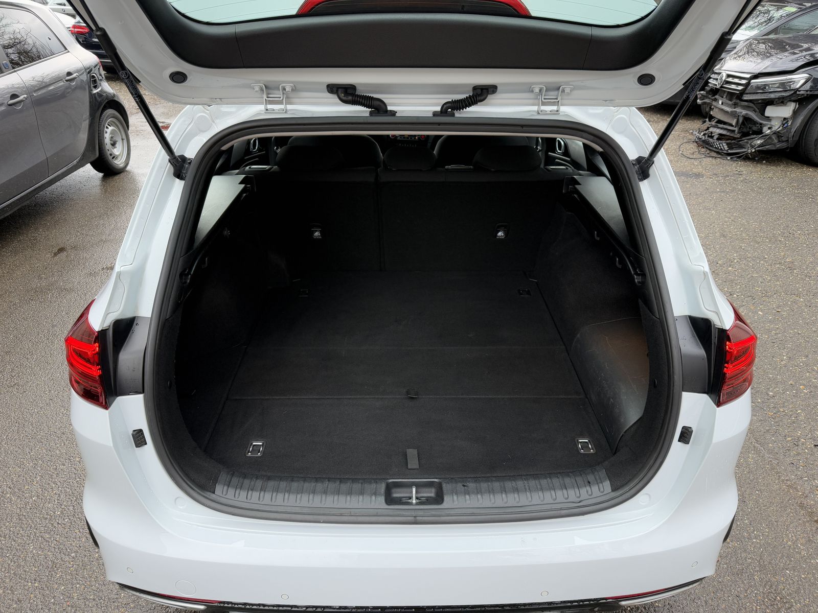 Kia Ceed Plug-in Hybrid Vision - Samsaru's Car Outlet