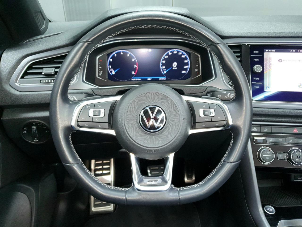Volkswagen T-Roc 1.5TSI DSG R-Line - Samsaru's Car Outlet