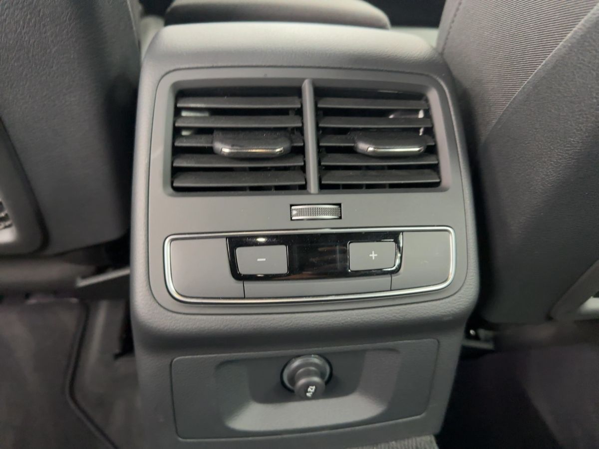 Audi A4 Avant 40 TFSI S line qua. S tronic AHK Matrix