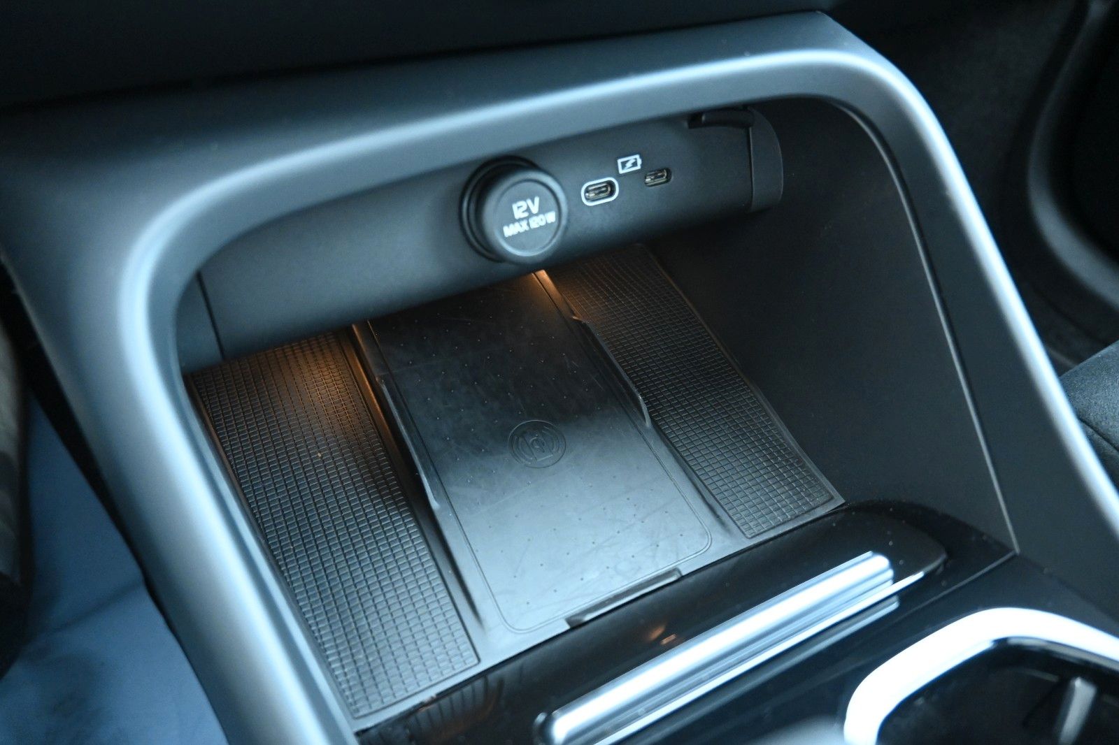 Volvo XC40 B4 DSG Ultra Dark*PANO*RFK*ACC*AHK