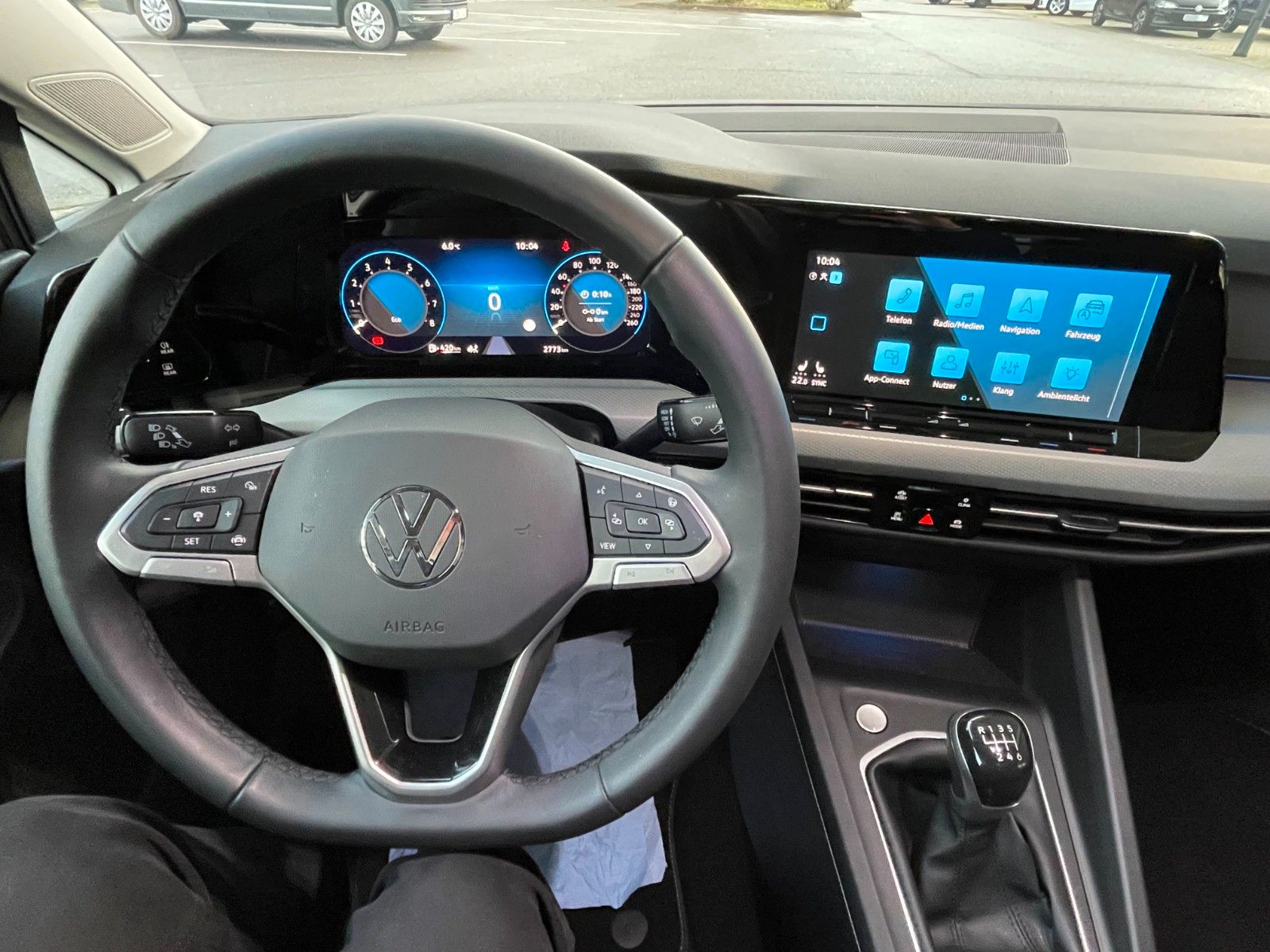 Volkswagen Golf 1.5 TSI MOVE - Samsaru's Car Outlet