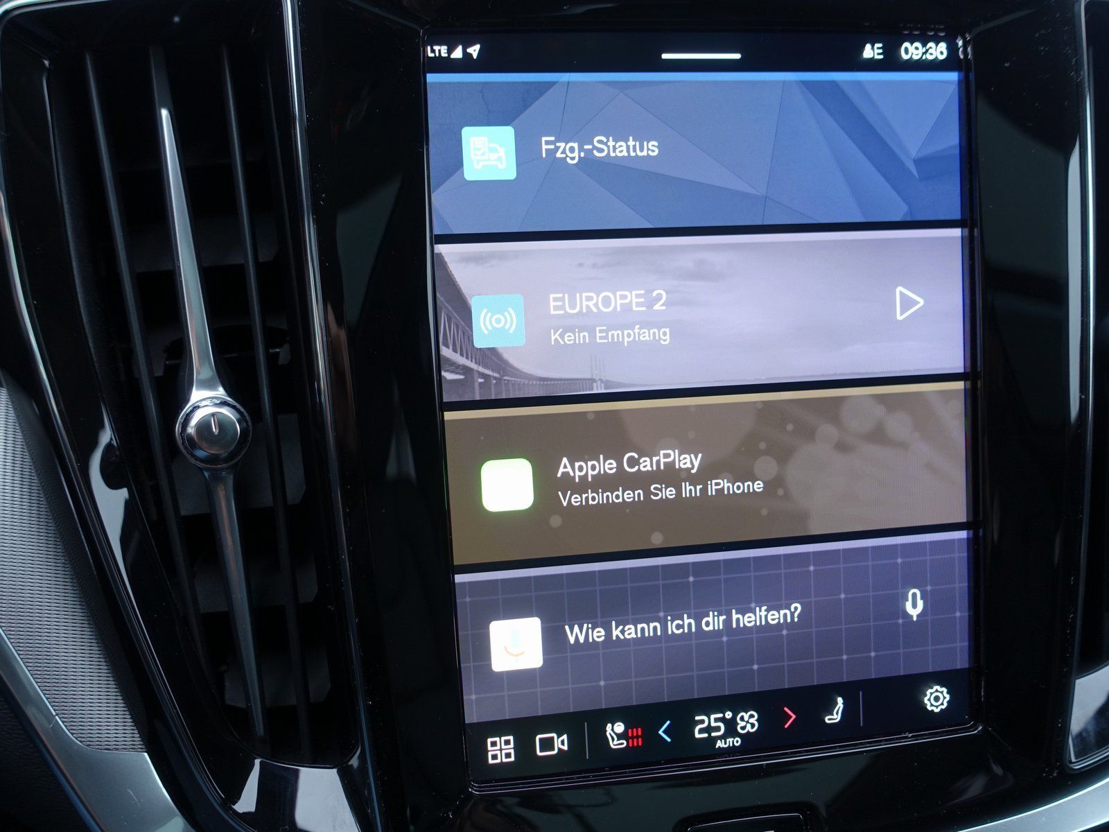 Volvo V60 Ultra Dark T8 AWD Plug-in Hybrid/AHK/Pano