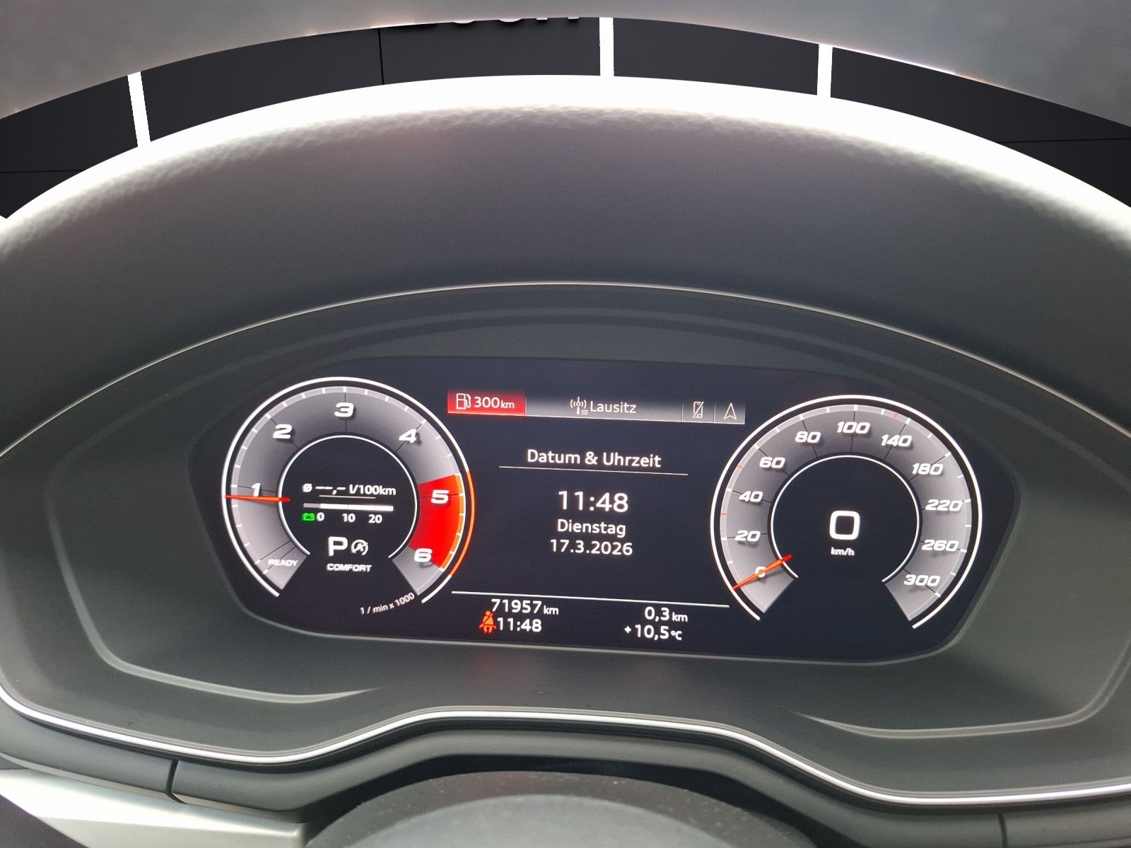 Audi A4 Avant 40 TDI quattro LED AHK Navi AVC ACC SHZ
