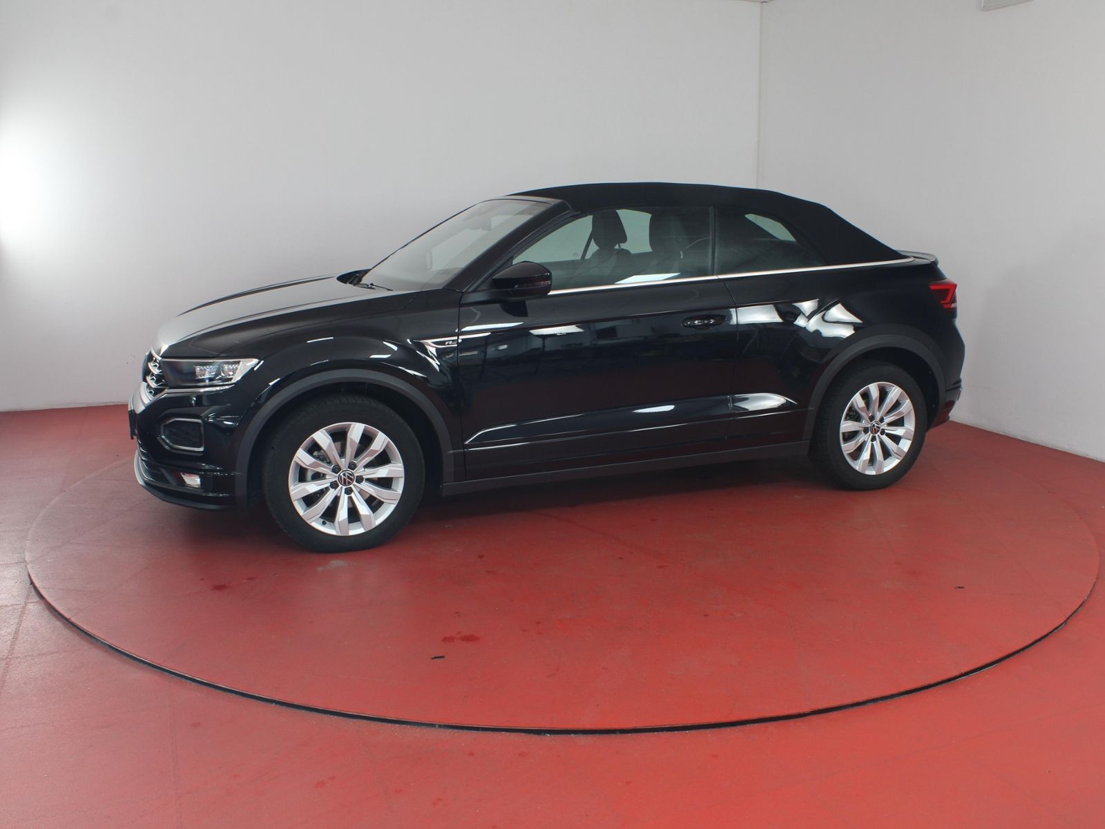 Volkswagen T-Roc R-Line 1.5TSI DSG - Samsaru's Car Outlet