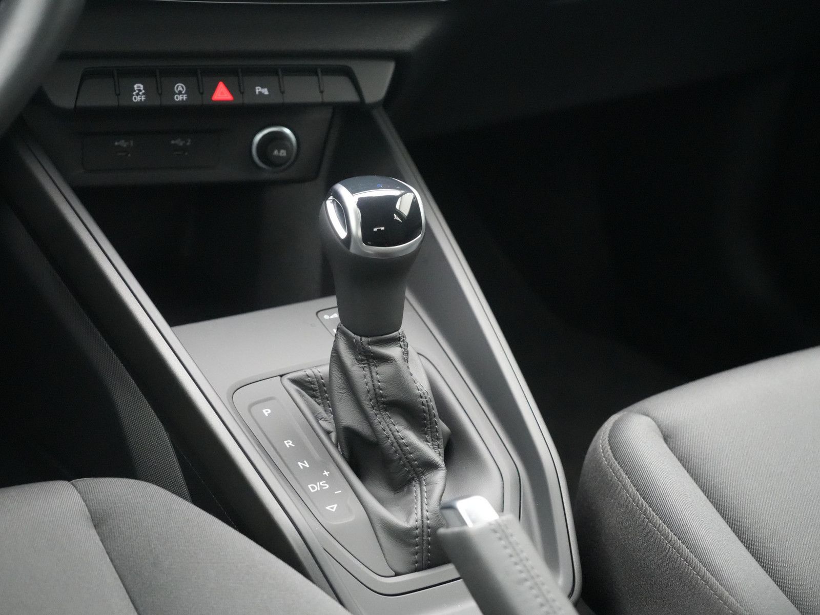 Audi A1 Sportback advanced S-TRON SHZ CARPLAY PDC