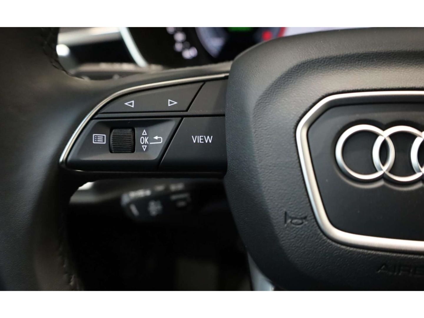 Audi Q3 40 TFSI quattro advanced - Samsaru's Car Outlet
