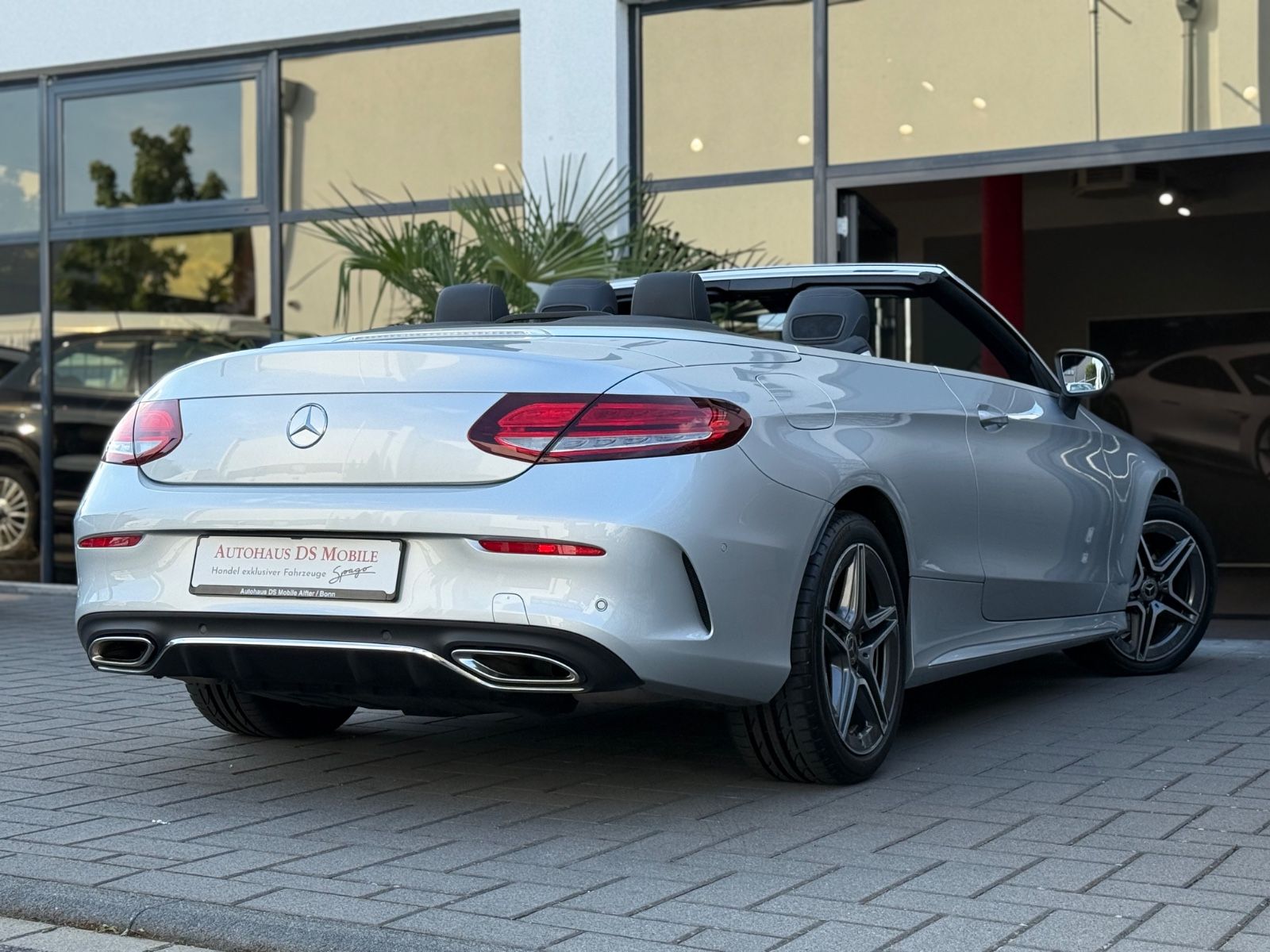 Mercedes-Benz C 200 Cabrio AMG Line - Samsaru's Car Outlet
