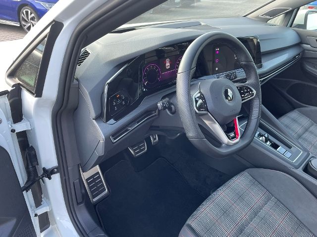 Volkswagen Golf VIII GTI TSI DSG - Samsaru's Car Outlet