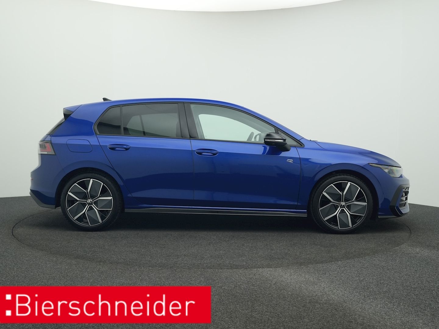Volkswagen Golf 8 1.5 eTSI DSG R-Line BLACK-STYLE 5-J.-GAR