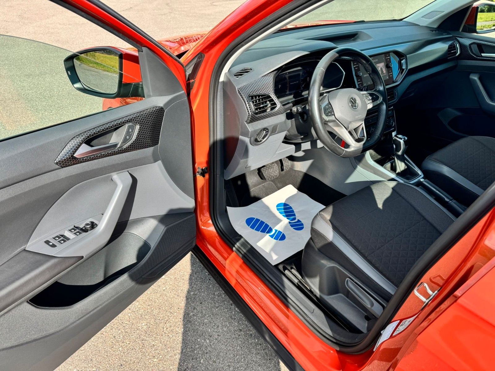 Volkswagen T-Cross 1.0 TSI Style DSG - Samsaru's Car Outlet