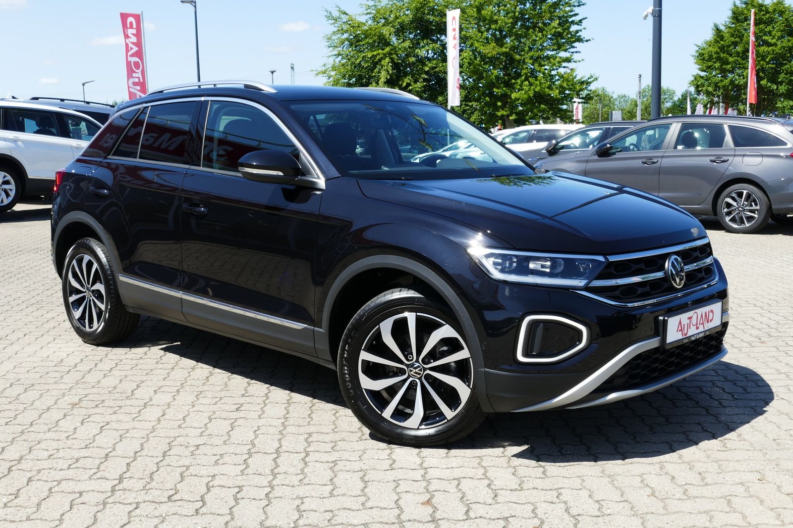 Volkswagen T-Roc 1.5 TSI Style - Samsaru's Car Outlet