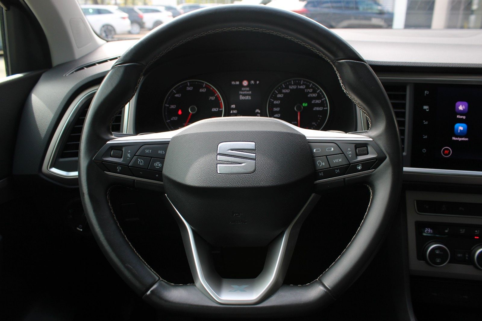 Seat Ateca 1.5 TSI DSG+BEATS+ACC+LED+RFK+KESSY+SHZ+++