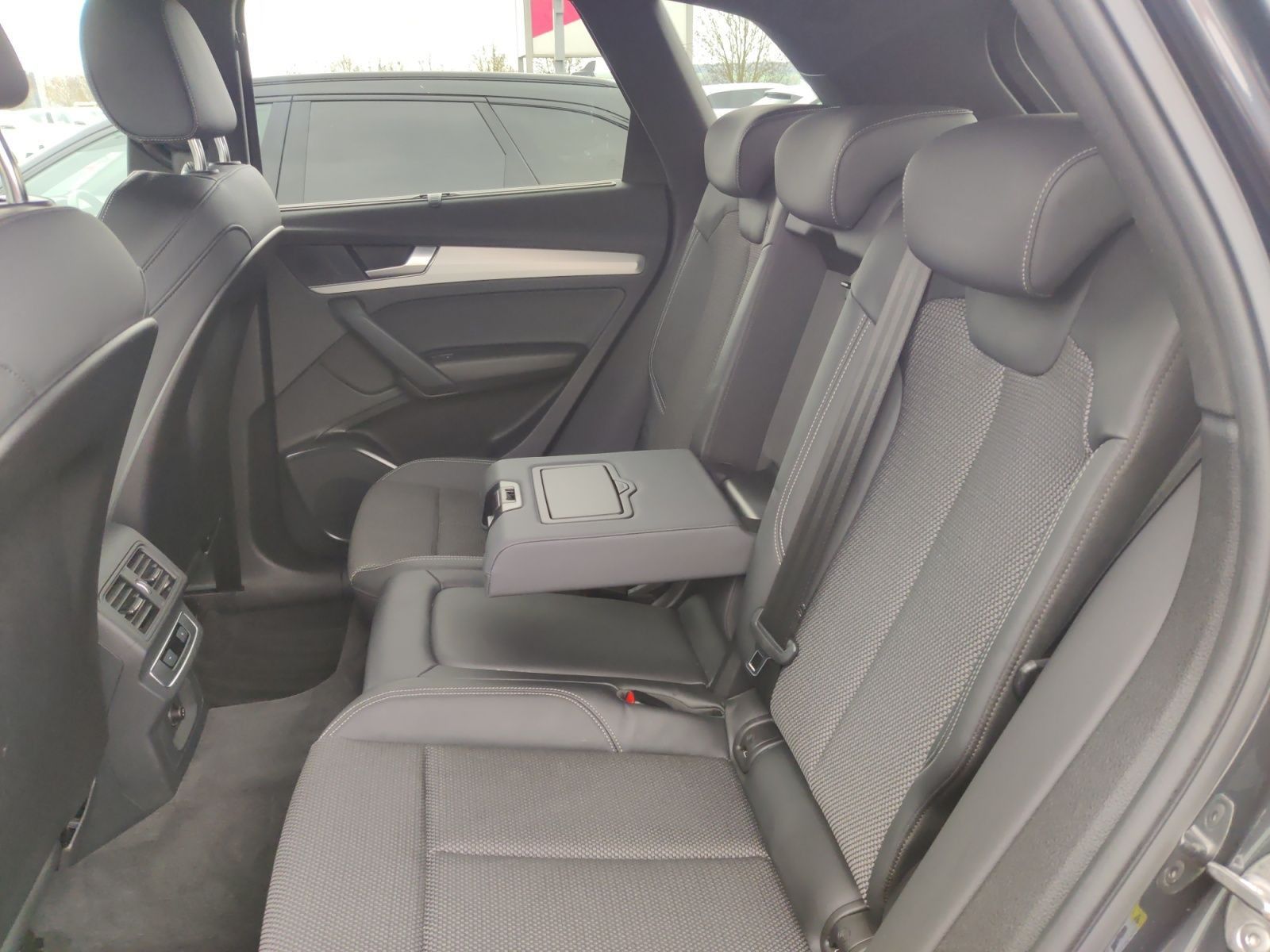 Audi Q5 40 TDI q. S-Tronic S-Line, AHK, ACC, Ambiente