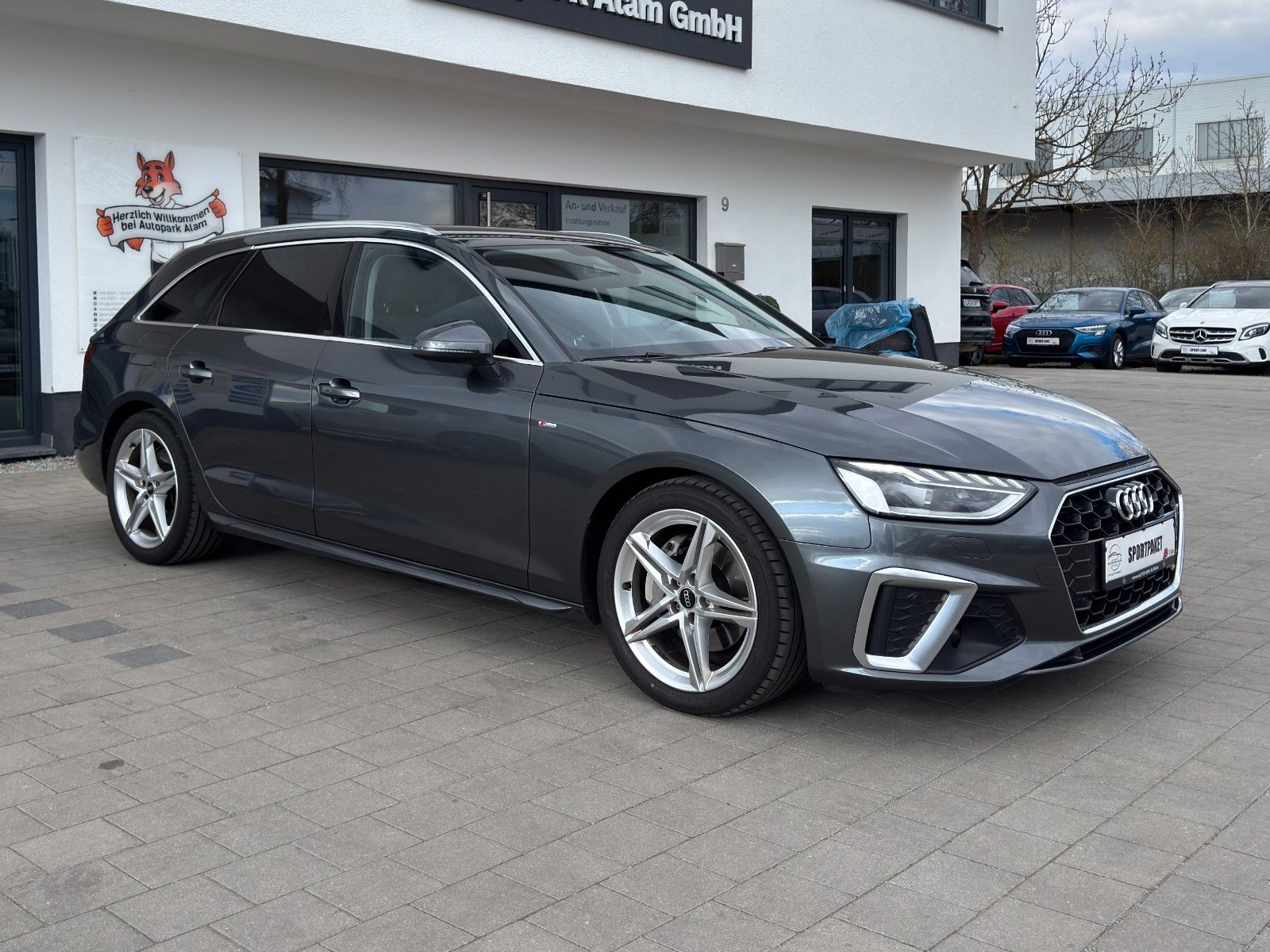 Audi A4 Av. 40 TDI S line S-Tr. - Samsaru's Car Outlet
