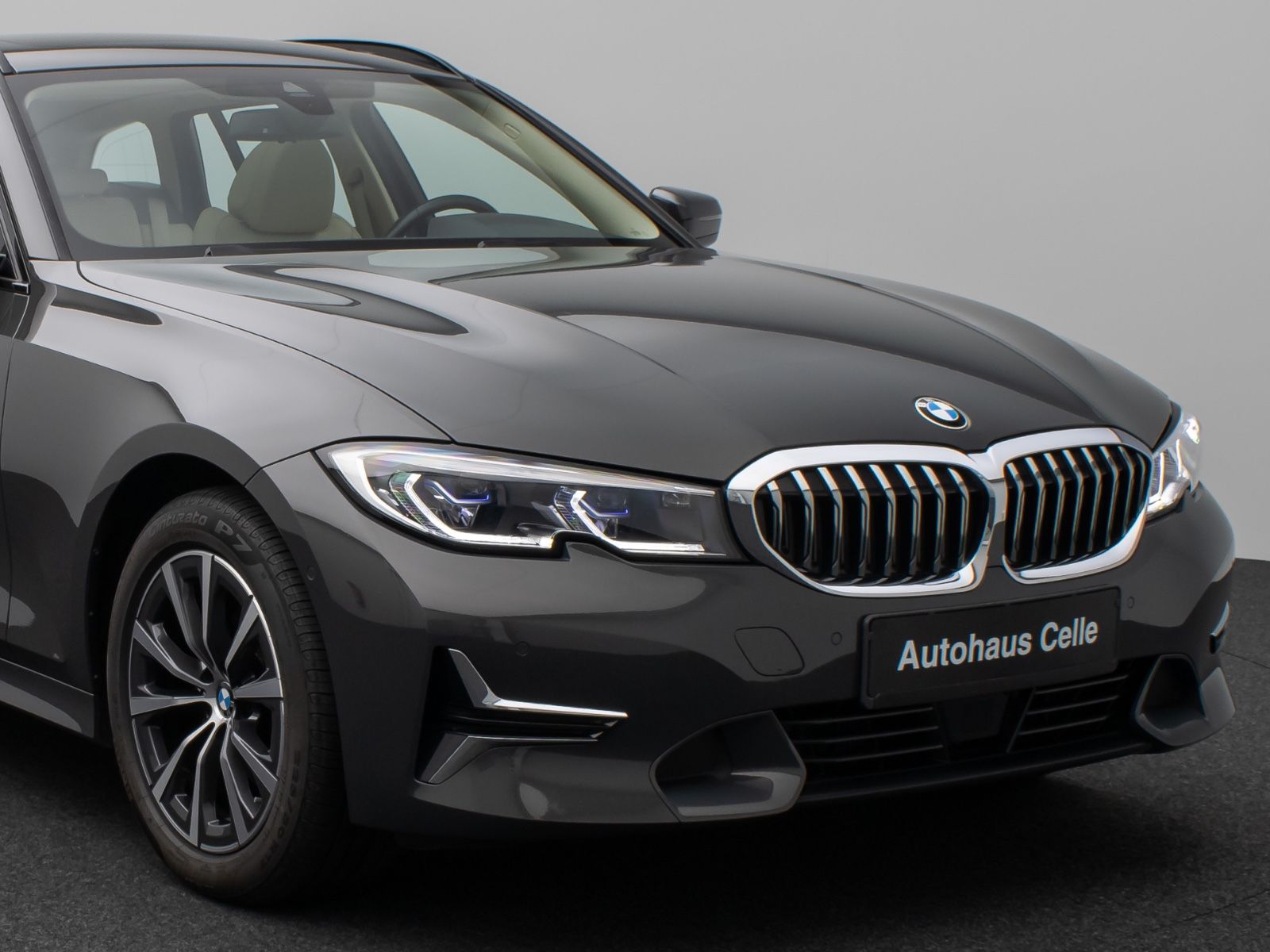 BMW 320d xD Luxury Line - Samsaru's Car Outlet