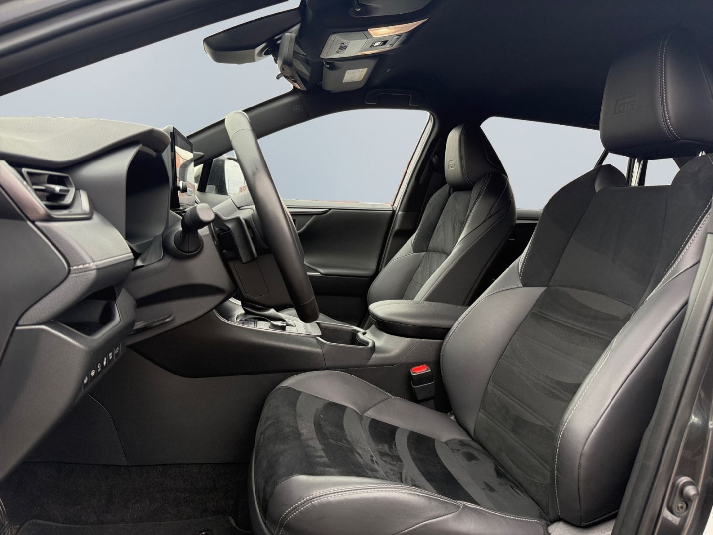 Toyota RAV 4 Plug-in-Hybrid GR SPORT - Samsaru's Car Outlet