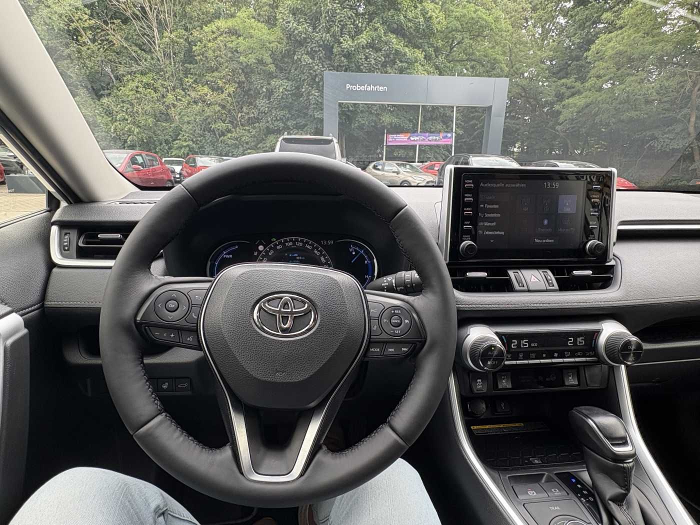 Toyota RAV4 Hybrid - Samsaru's Car Outlet