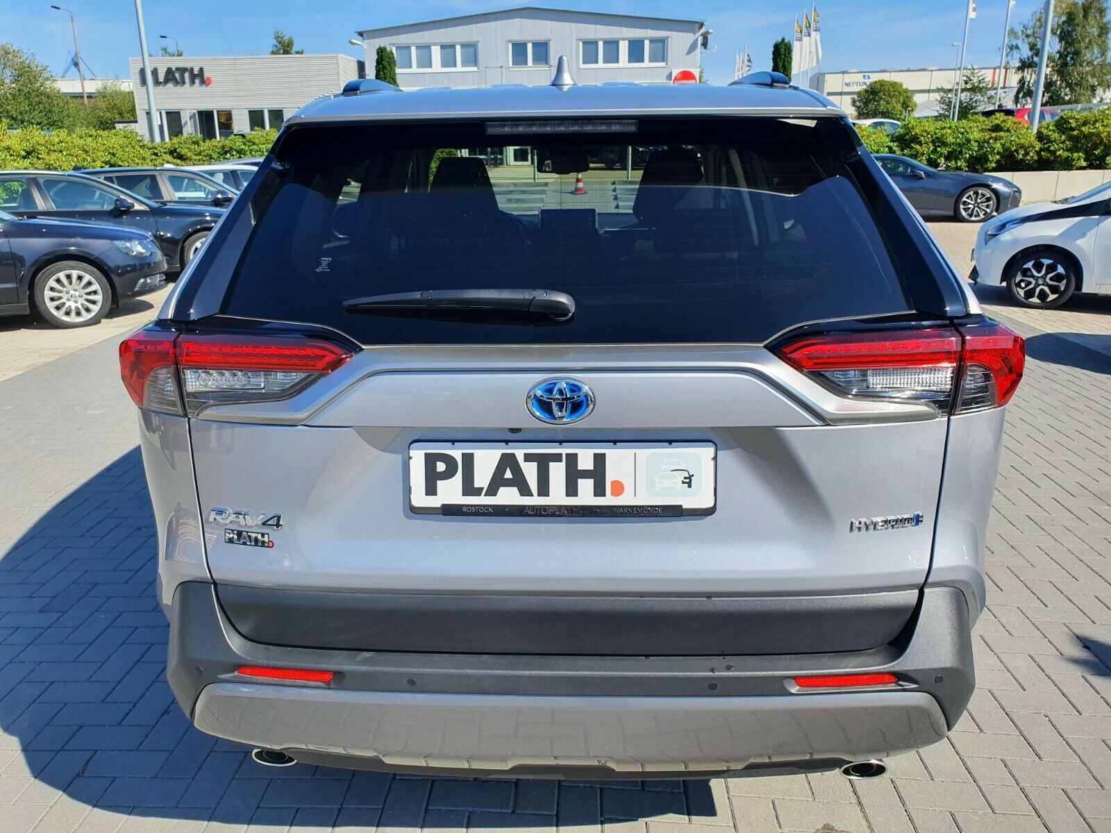 Toyota RAV 4 2.5 Hybrid - Samsaru's Car Outlet