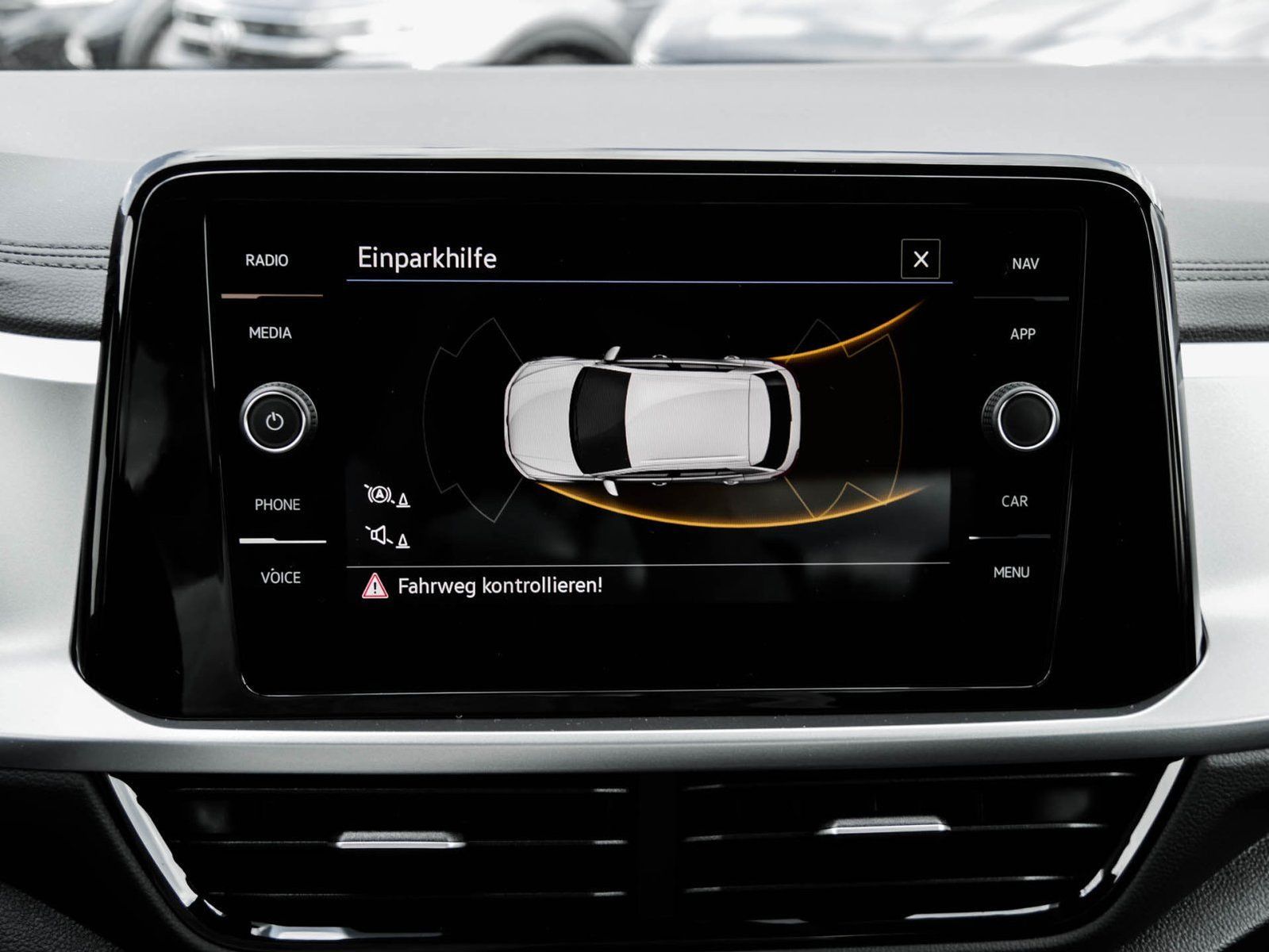 Volkswagen T-Roc Life 1.0 l TSI - Samsaru's Car Outlet