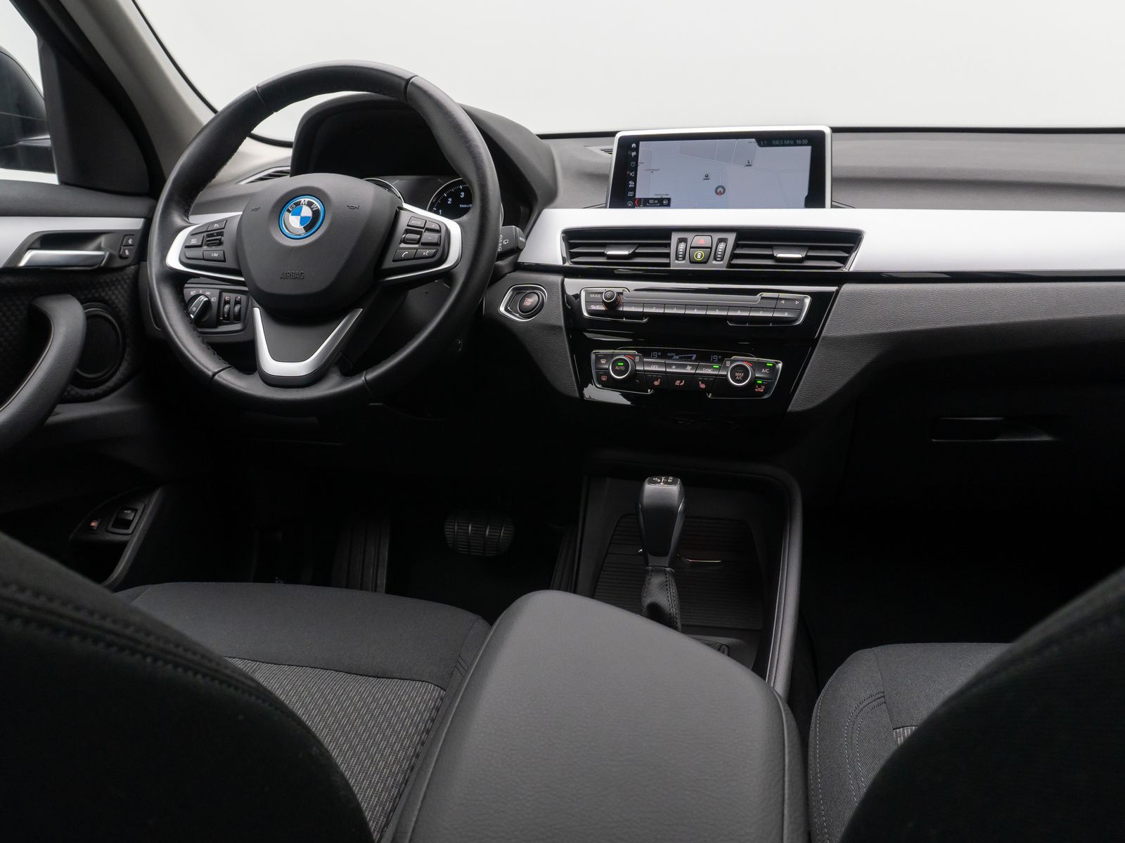 BMW X1 xD25e - Samsaru's Car Outlet