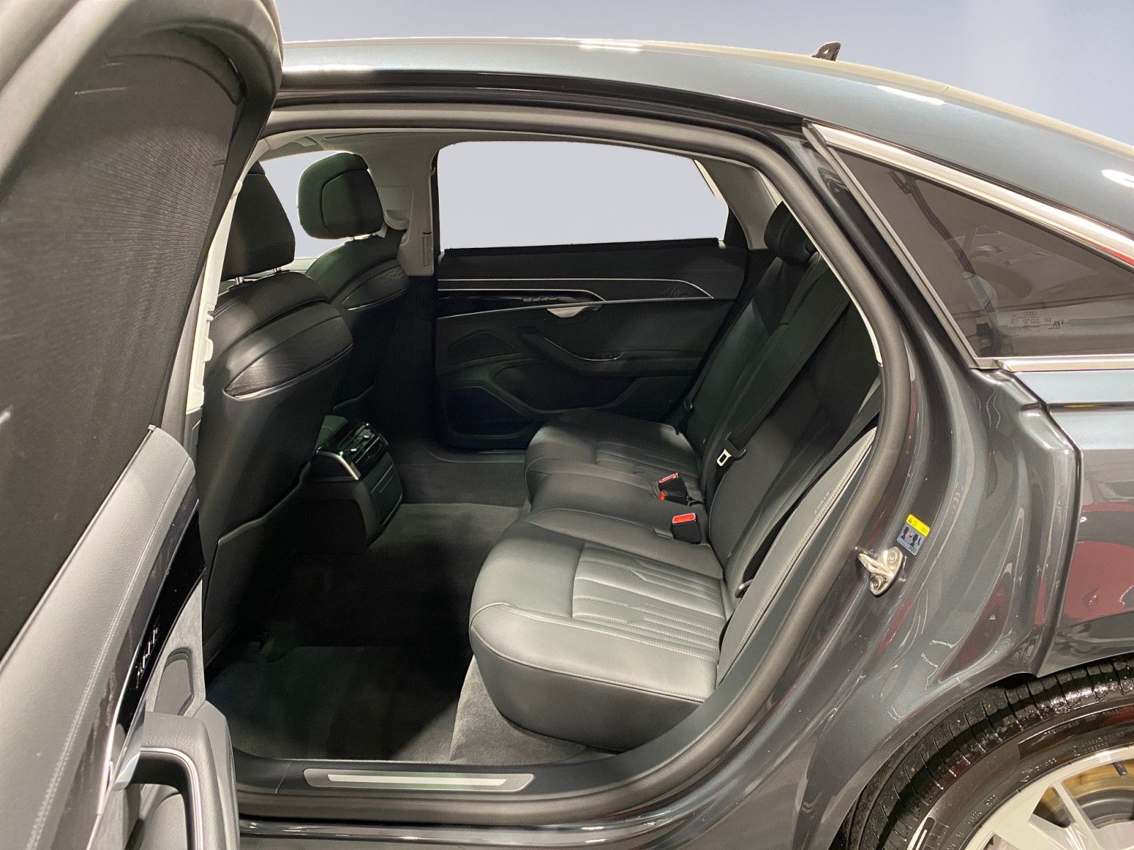 Audi A8 50 TDI L quattro - Samsaru's Car Outlet
