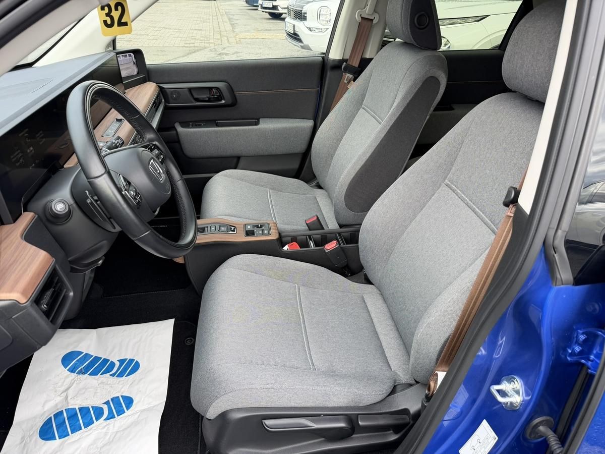 Honda e Advance (17")