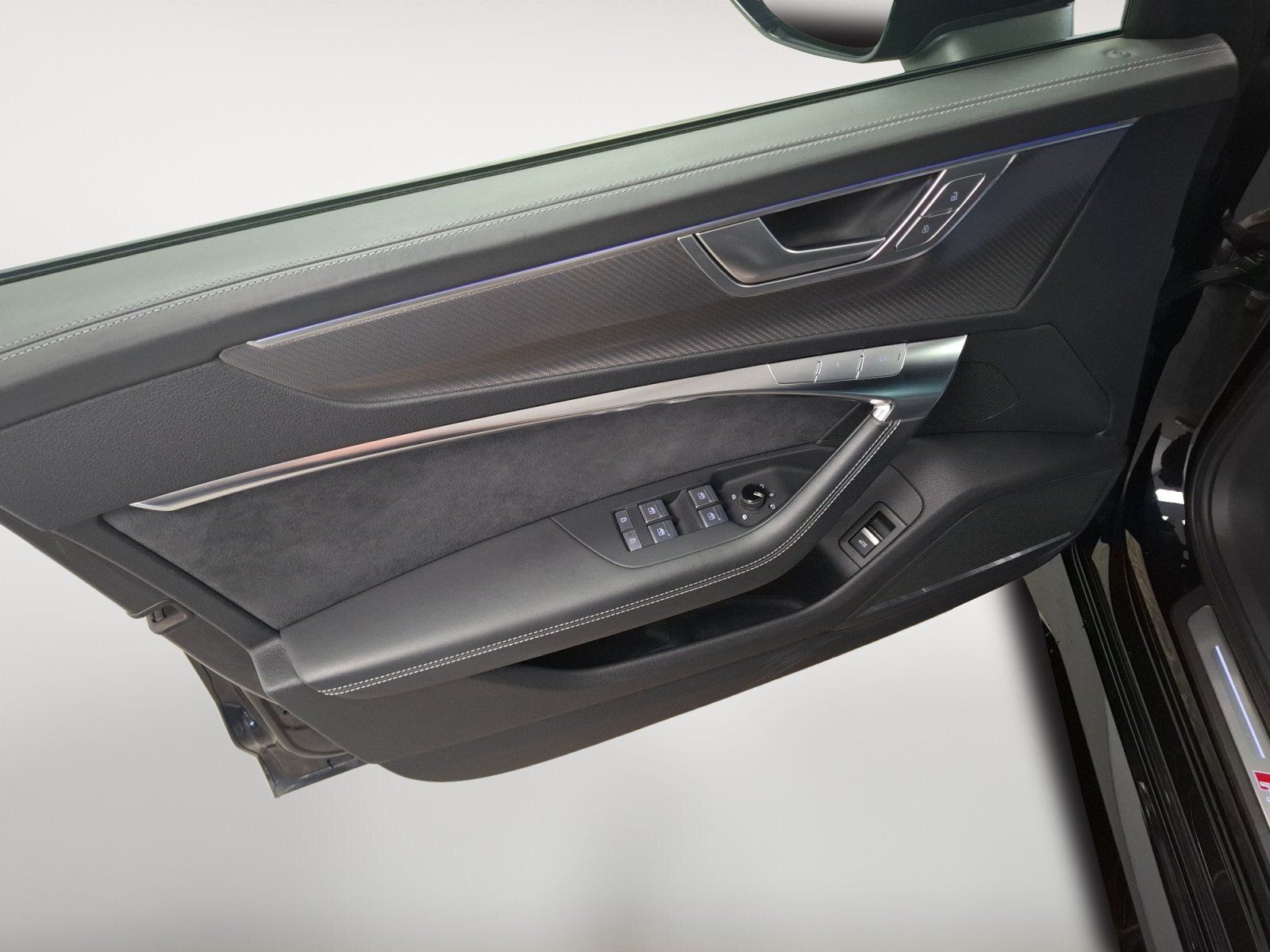 Audi RS 6 Avant 4.0 TFSI AHK 360 4xSHZ B&O STH 305km/