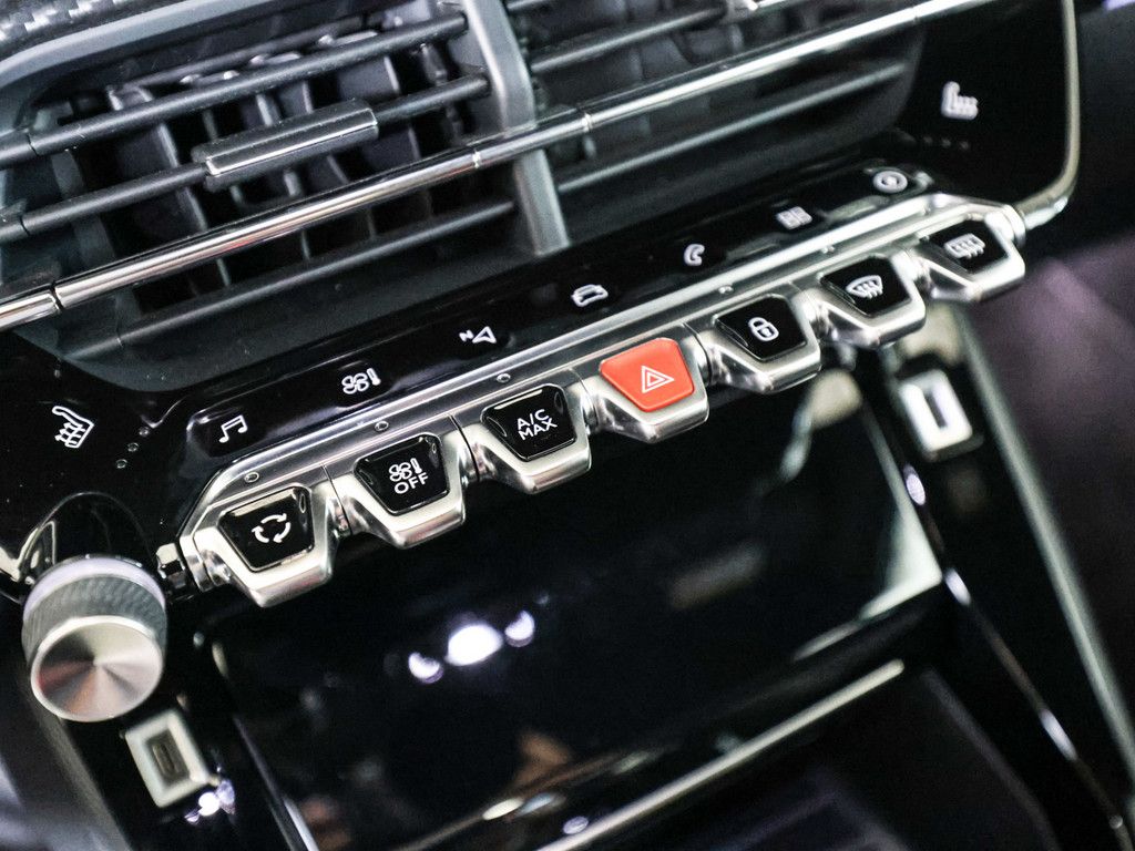 Peugeot e-208 GT-Pack - Samsaru's Car Outlet